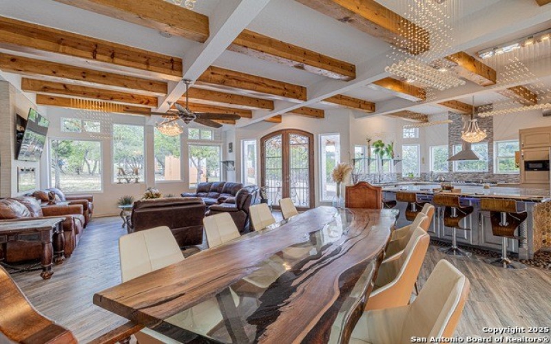 182 country point, Lakehills, TX 78063, 3 Bedrooms Bedrooms, ,2 BathroomsBathrooms,Residential,For Sale,182 country point,0,1911822