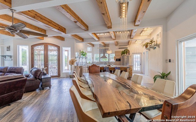 182 country point, Lakehills, TX 78063, 3 Bedrooms Bedrooms, ,2 BathroomsBathrooms,Residential,For Sale,182 country point,0,1911822