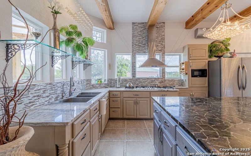 182 country point, Lakehills, TX 78063, 3 Bedrooms Bedrooms, ,2 BathroomsBathrooms,Residential,For Sale,182 country point,0,1911822