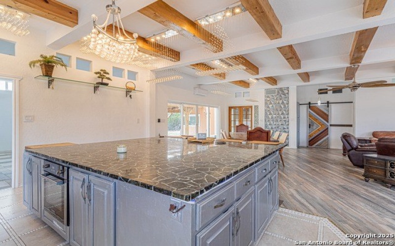 182 country point, Lakehills, TX 78063, 3 Bedrooms Bedrooms, ,2 BathroomsBathrooms,Residential,For Sale,182 country point,0,1911822