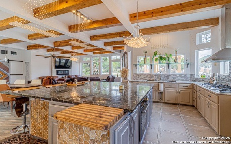 182 country point, Lakehills, TX 78063, 3 Bedrooms Bedrooms, ,2 BathroomsBathrooms,Residential,For Sale,182 country point,0,1911822