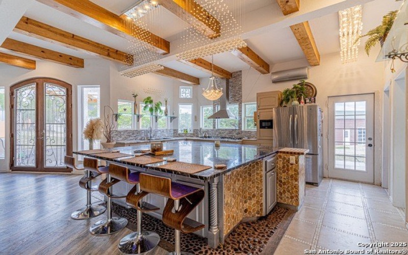 182 country point, Lakehills, TX 78063, 3 Bedrooms Bedrooms, ,2 BathroomsBathrooms,Residential,For Sale,182 country point,0,1911822