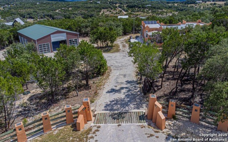 182 country point, Lakehills, TX 78063, 3 Bedrooms Bedrooms, ,2 BathroomsBathrooms,Residential,For Sale,182 country point,0,1911822