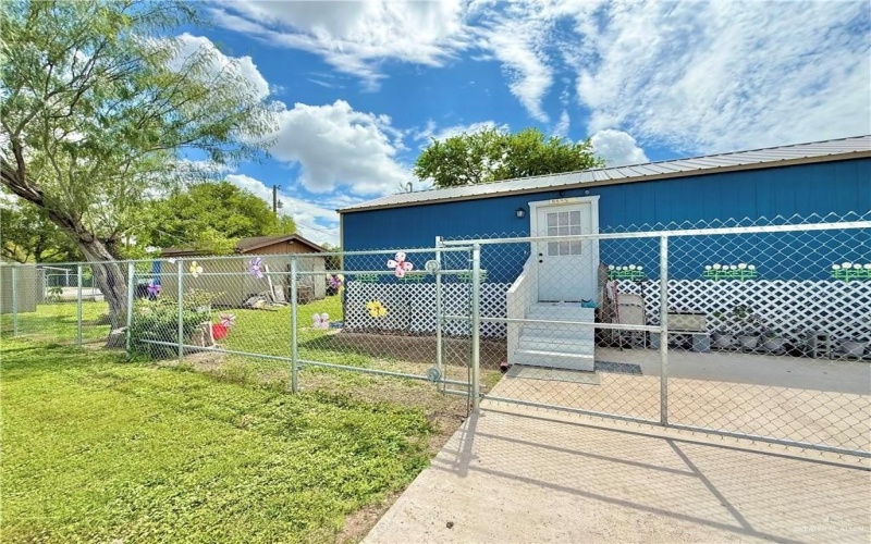 11845 Olive, Mercedes, TX 78570, 1 Bedroom Bedrooms, ,1 BathroomBathrooms,Residential,For Sale,11845 Olive,0,482354