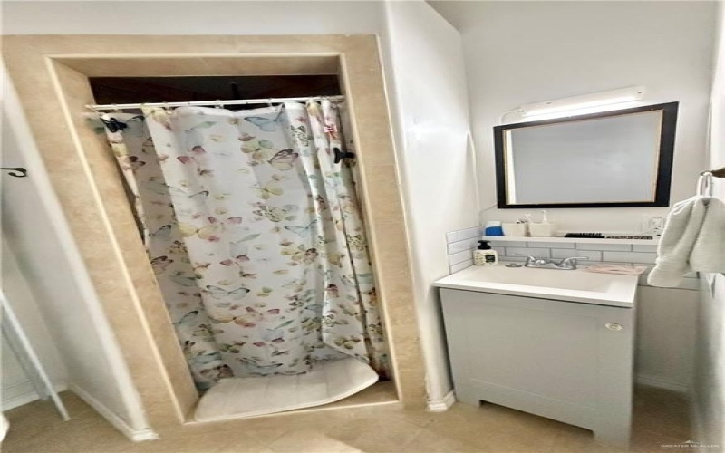 11845 Olive, Mercedes, TX 78570, 1 Bedroom Bedrooms, ,1 BathroomBathrooms,Residential,For Sale,11845 Olive,0,482354