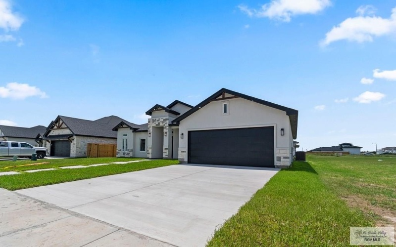 132 FINCH DR, LOS FRESNOS, TX 78566, 3 Habitaciones Habitaciones , ,2 BañosBaños,Residential,En Venta,132 FINCH DR,0,29767709