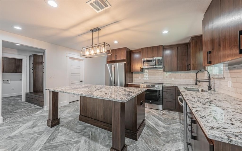 3712 Oak Meadow Street, Granbury, TX 76048, 3 Bedrooms Bedrooms, ,2 BathroomsBathrooms,Residential,For Sale,3712 Oak Meadow Street,0,21072287