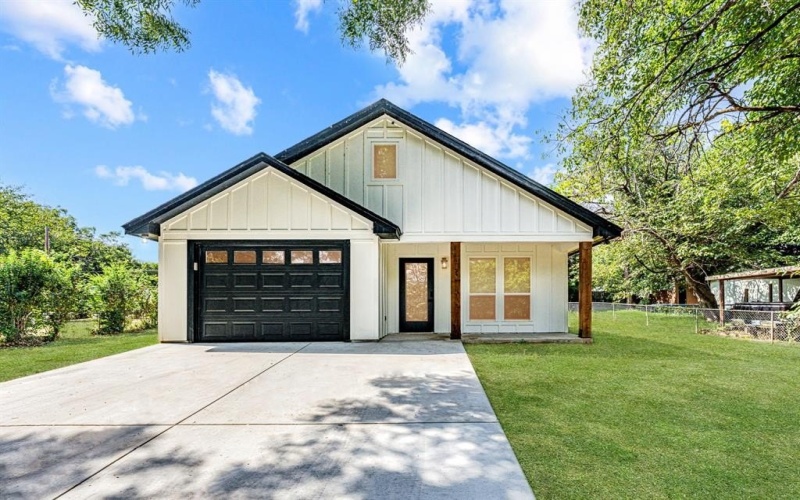 3712 Oak Meadow Street, Granbury, TX 76048, 3 Bedrooms Bedrooms, ,2 BathroomsBathrooms,Residential,For Sale,3712 Oak Meadow Street,0,21072287