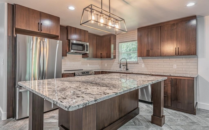 3712 Oak Meadow Street, Granbury, TX 76048, 3 Bedrooms Bedrooms, ,2 BathroomsBathrooms,Residential,For Sale,3712 Oak Meadow Street,0,21072287