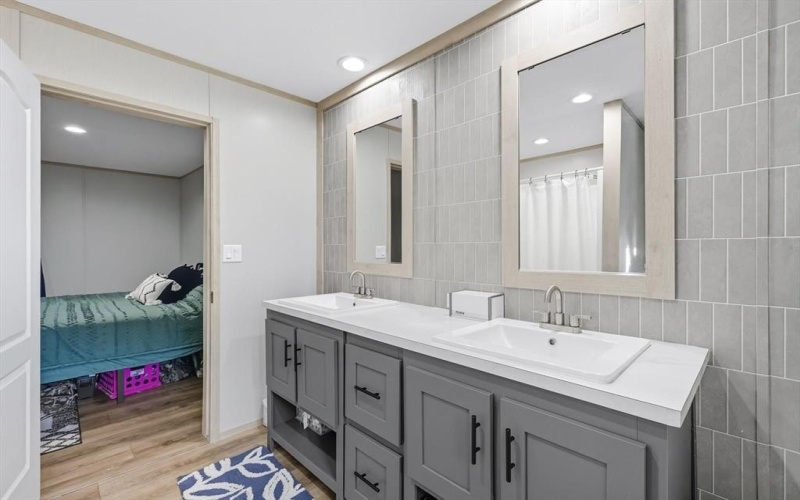 615 CR 167, Whitesboro, TX 76273, 3 Bedrooms Bedrooms, ,2 BathroomsBathrooms,Residential,For Sale,615 CR 167,0,21074247