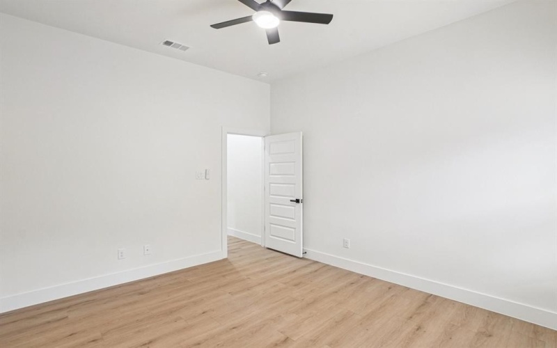 1626 Stoneman Street, Dallas, TX 75215, 4 Bedrooms Bedrooms, ,2 BathroomsBathrooms,Residential,For Sale,1626 Stoneman Street,0,21074758