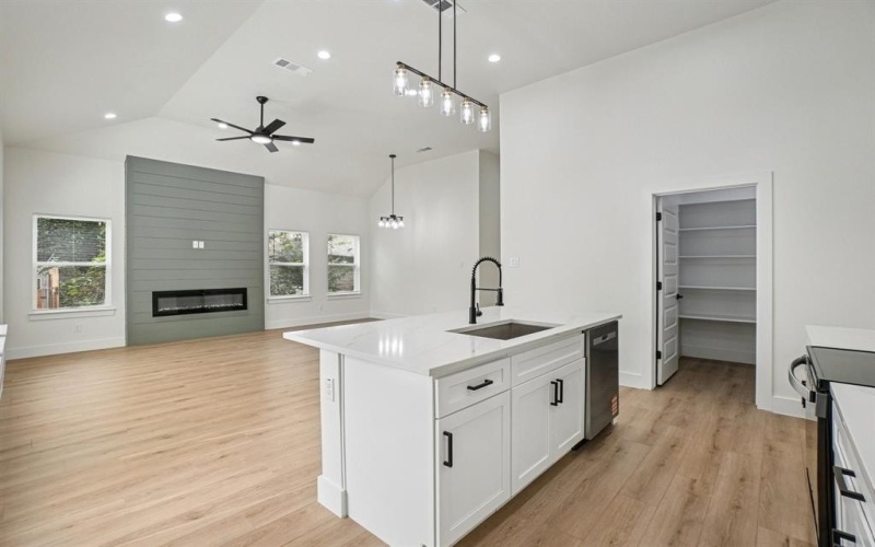1626 Stoneman Street, Dallas, TX 75215, 4 Bedrooms Bedrooms, ,2 BathroomsBathrooms,Residential,For Sale,1626 Stoneman Street,0,21074758