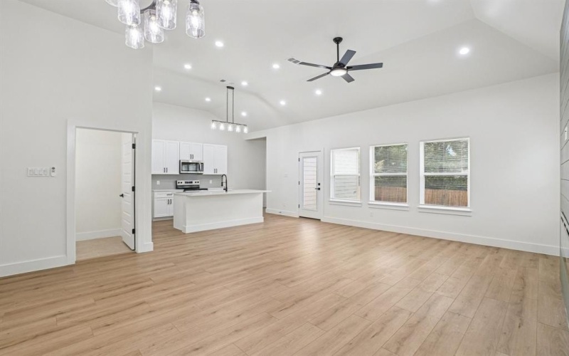 1626 Stoneman Street, Dallas, TX 75215, 4 Bedrooms Bedrooms, ,2 BathroomsBathrooms,Residential,For Sale,1626 Stoneman Street,0,21074758