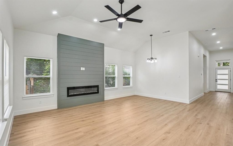1626 Stoneman Street, Dallas, TX 75215, 4 Bedrooms Bedrooms, ,2 BathroomsBathrooms,Residential,For Sale,1626 Stoneman Street,0,21074758