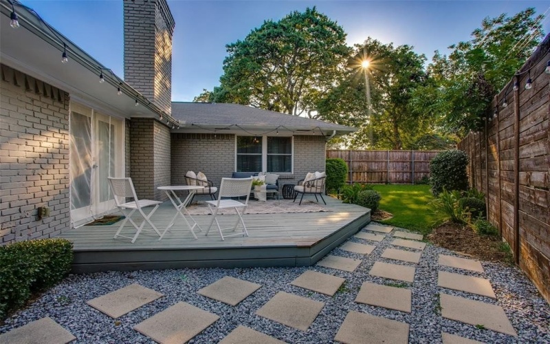 6721 Belford Drive, Dallas, TX 75214, 3 Bedrooms Bedrooms, ,2 BathroomsBathrooms,Residential,For Sale,6721 Belford Drive,0,21075045