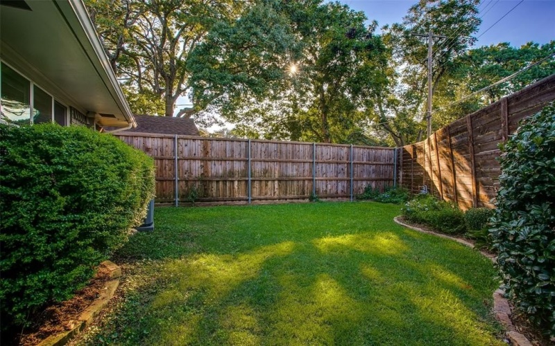 6721 Belford Drive, Dallas, TX 75214, 3 Bedrooms Bedrooms, ,2 BathroomsBathrooms,Residential,For Sale,6721 Belford Drive,0,21075045