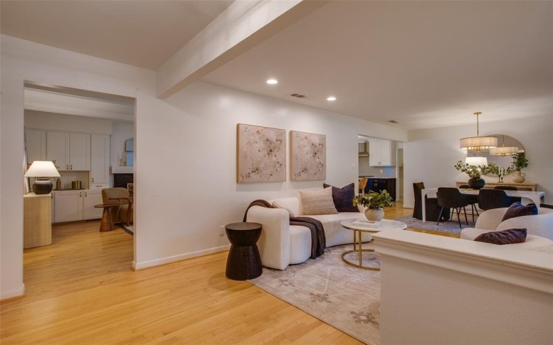 6721 Belford Drive, Dallas, TX 75214, 3 Bedrooms Bedrooms, ,2 BathroomsBathrooms,Residential,For Sale,6721 Belford Drive,0,21075045