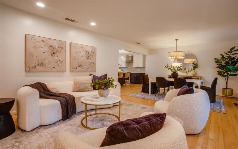 6721 Belford Drive, Dallas, TX 75214, 3 Bedrooms Bedrooms, ,2 BathroomsBathrooms,Residential,For Sale,6721 Belford Drive,0,21075045