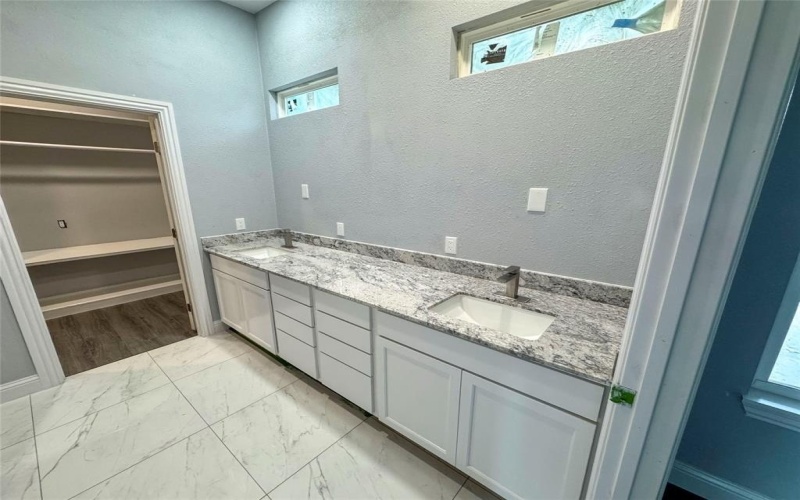 409 S Main Street, Bonham, TX 75418, 3 Bedrooms Bedrooms, ,2 BathroomsBathrooms,Residential,For Sale,409 S Main Street,0,21075145