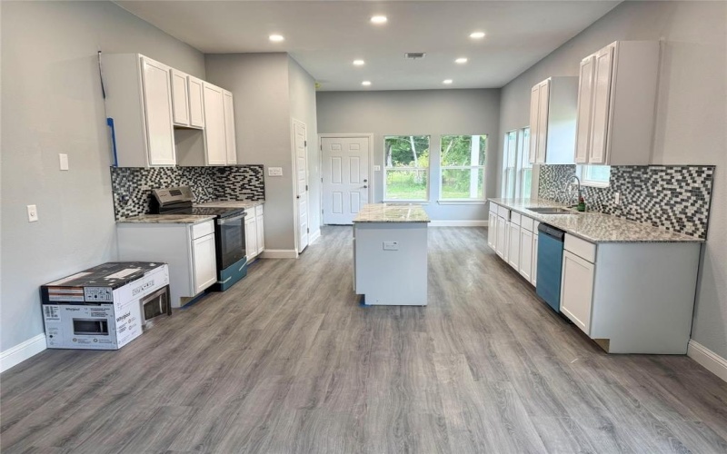 409 S Main Street, Bonham, TX 75418, 3 Bedrooms Bedrooms, ,2 BathroomsBathrooms,Residential,For Sale,409 S Main Street,0,21075145