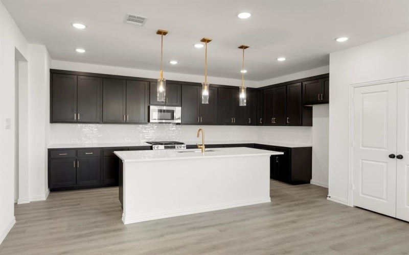 1005 Handel, Forney, TX 75126, 4 Habitaciones Habitaciones , ,2 BañosBaños,Residential,En Venta,1005 Handel,0,21075199