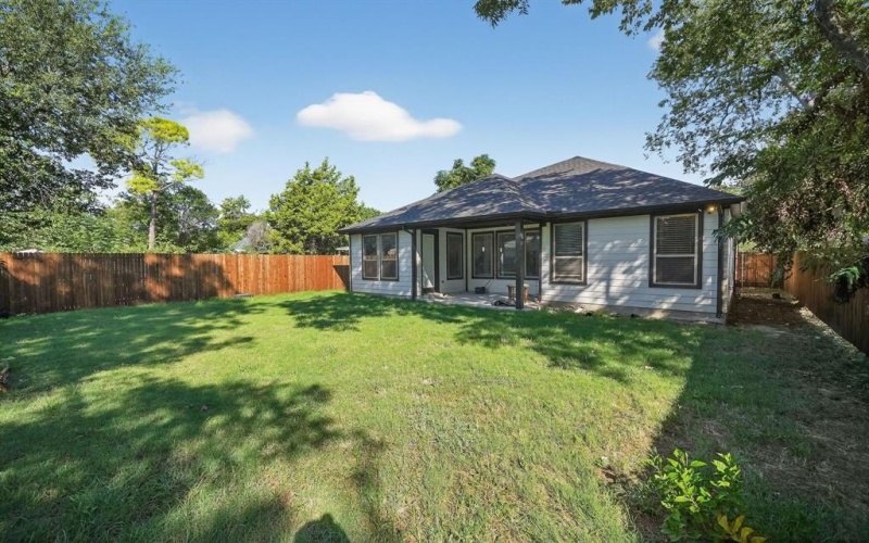 1005 Oak Street, Grand Prairie, TX 75050, 4 Habitaciones Habitaciones , ,3 BañosBaños,Residential,En Venta,1005 Oak Street,0,21075600