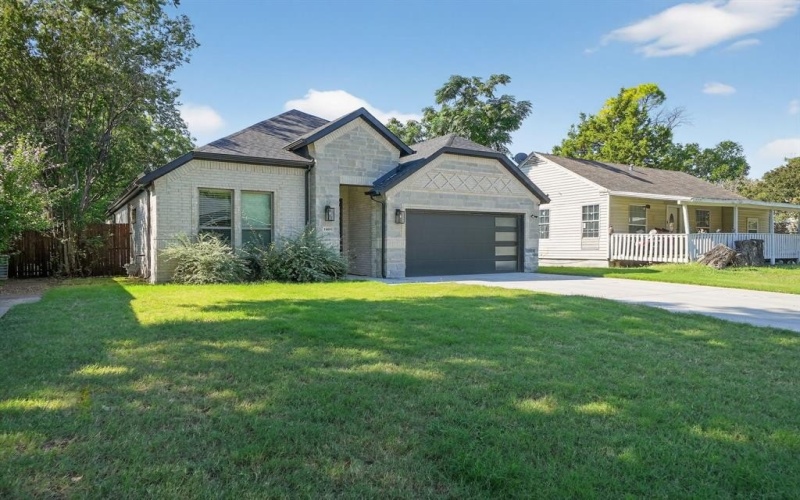 1005 Oak Street, Grand Prairie, TX 75050, 4 Habitaciones Habitaciones , ,3 BañosBaños,Residential,En Venta,1005 Oak Street,0,21075600
