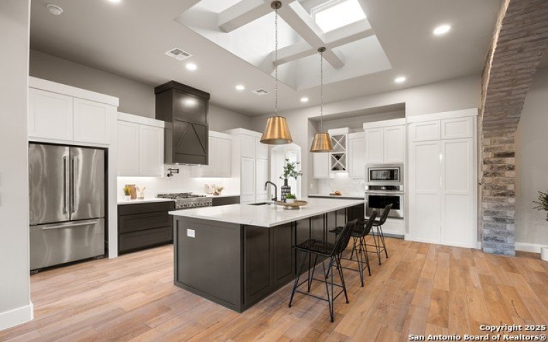 1758 Paradise Parkway, Canyon Lake, TX 78133, 4 Habitaciones Habitaciones , ,3 BañosBaños,Residential,En Venta,1758 Paradise Parkway,0,1911999