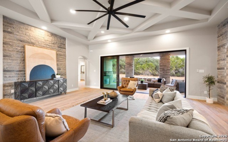 1758 Paradise Parkway, Canyon Lake, TX 78133, 4 Habitaciones Habitaciones , ,3 BañosBaños,Residential,En Venta,1758 Paradise Parkway,0,1911999