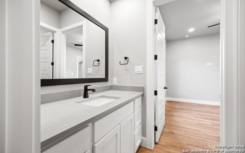 1758 Paradise Parkway, Canyon Lake, TX 78133, 4 Habitaciones Habitaciones , ,3 BañosBaños,Residential,En Venta,1758 Paradise Parkway,0,1911999