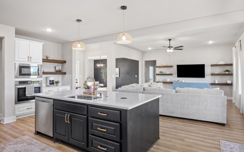135 Lone Oak, Kerrville, TX 78028, 4 Bedrooms Bedrooms, ,3 BathroomsBathrooms,Residential,For Sale,135 Lone Oak,0,120477