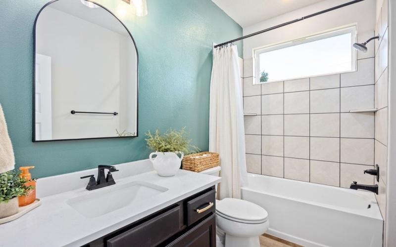 135 Lone Oak, Kerrville, TX 78028, 4 Bedrooms Bedrooms, ,3 BathroomsBathrooms,Residential,For Sale,135 Lone Oak,0,120477