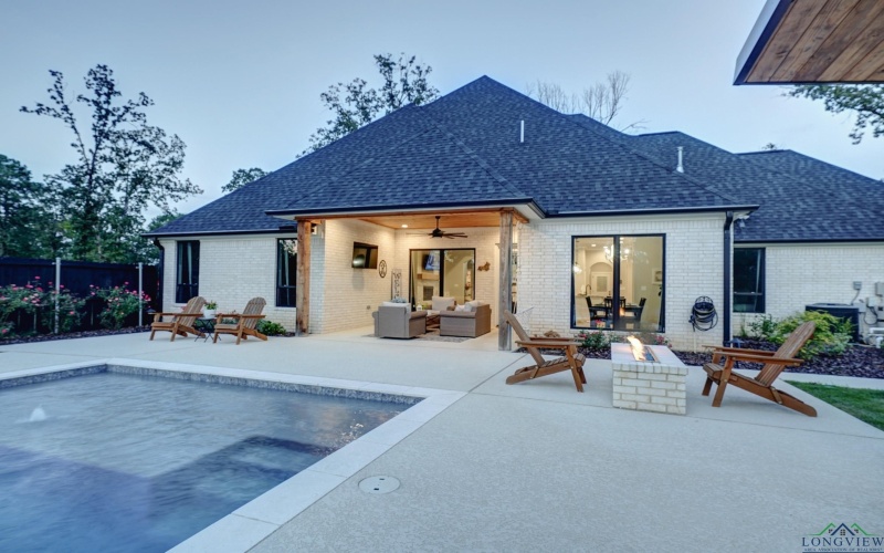 1529 Akin Rd., Texarkana, TX 75503, 4 Habitaciones Habitaciones , ,3 BañosBaños,Residential,En Venta,1529 Akin Rd.,0,20256750