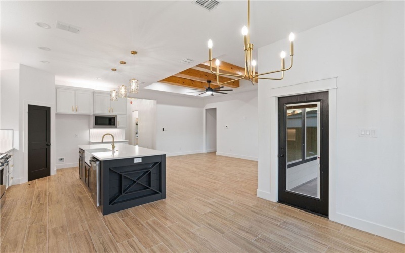 6650 La Salle Drive, Corpus Christi, TX 78414, 4 Habitaciones Habitaciones , ,2 BañosBaños,Residential,En Venta,6650 La Salle Drive,0,465704