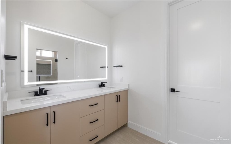 9900 N 25th Street, McAllen, TX 78504, 4 Bedrooms Bedrooms, ,2 BathroomsBathrooms,Residential,For Sale,9900 N 25th Street,0,482389