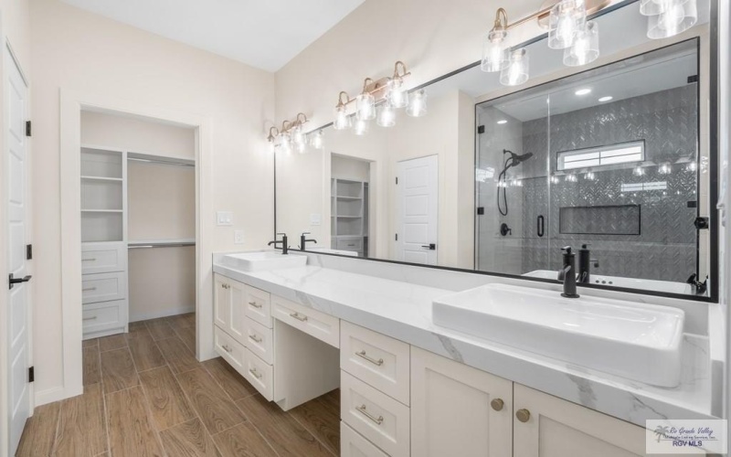 426 VALLE ALTO DR., LOS FRESNOS, TX 78566, 3 Bedrooms Bedrooms, ,2 BathroomsBathrooms,Residential,For Sale,426 VALLE ALTO DR.,0,29768958