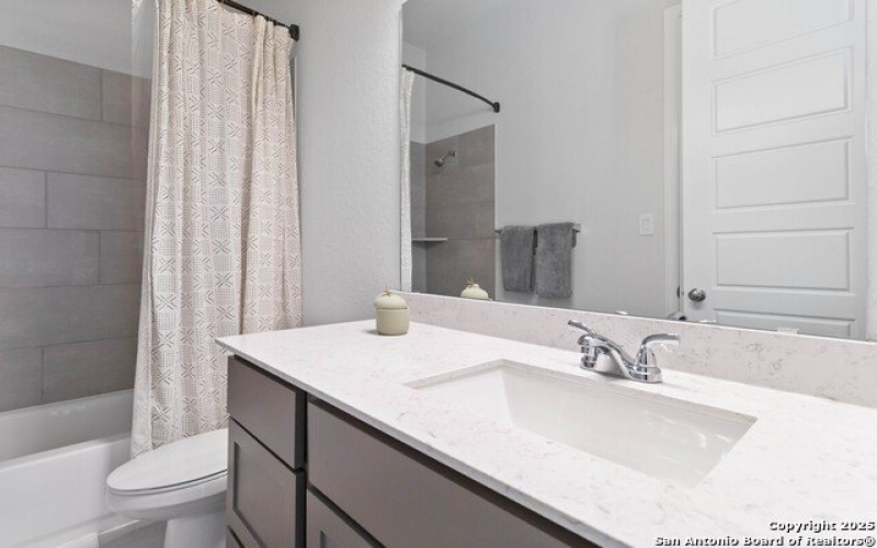 149 Red Oak, Castroville, TX 78009, 4 Habitaciones Habitaciones , ,3 BañosBaños,Residential,En Venta,149 Red Oak,0,1912052