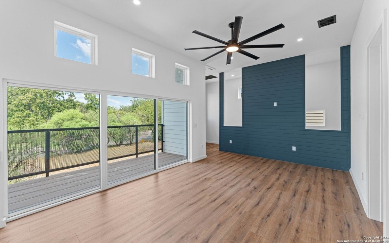 108 Vine St #103, San Antonio, TX 78210, 2 Bedrooms Bedrooms, ,2 BathroomsBathrooms,Residential,For Sale,108 Vine St #103,0,1912205