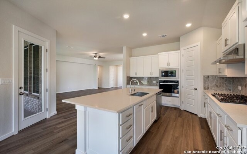 349 Vuelo, New Braunfels, TX 78132, 4 Habitaciones Habitaciones , ,3 BañosBaños,Residential,En Venta,349 Vuelo,0,1912319