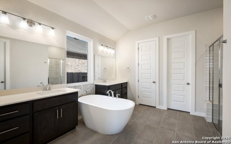 349 Vuelo, New Braunfels, TX 78132, 4 Habitaciones Habitaciones , ,3 BañosBaños,Residential,En Venta,349 Vuelo,0,1912319