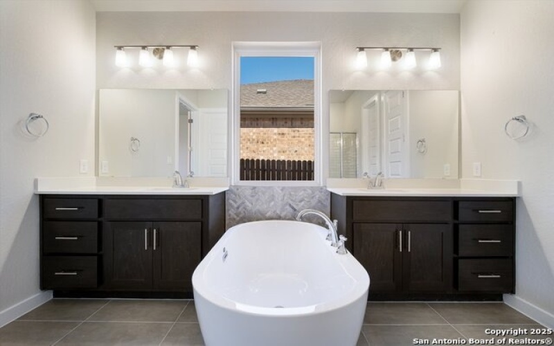 349 Vuelo, New Braunfels, TX 78132, 4 Habitaciones Habitaciones , ,3 BañosBaños,Residential,En Venta,349 Vuelo,0,1912319
