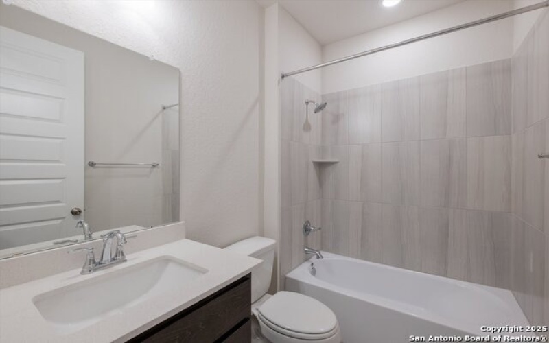 349 Vuelo, New Braunfels, TX 78132, 4 Habitaciones Habitaciones , ,3 BañosBaños,Residential,En Venta,349 Vuelo,0,1912319