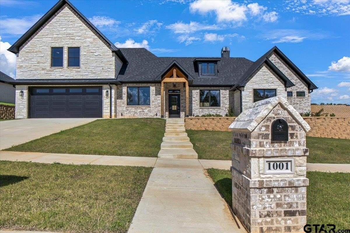 1001 Mallard, Lindale, TX 75771, 4 Bedrooms Bedrooms, ,2 BathroomsBathrooms,Residential,For Sale,1001 Mallard,0,25014721