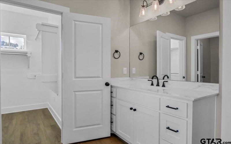 1001 Mallard, Lindale, TX 75771, 4 Bedrooms Bedrooms, ,2 BathroomsBathrooms,Residential,For Sale,1001 Mallard,0,25014721