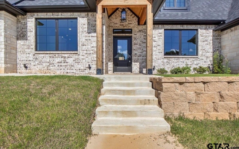 1001 Mallard, Lindale, TX 75771, 4 Bedrooms Bedrooms, ,2 BathroomsBathrooms,Residential,For Sale,1001 Mallard,0,25014721