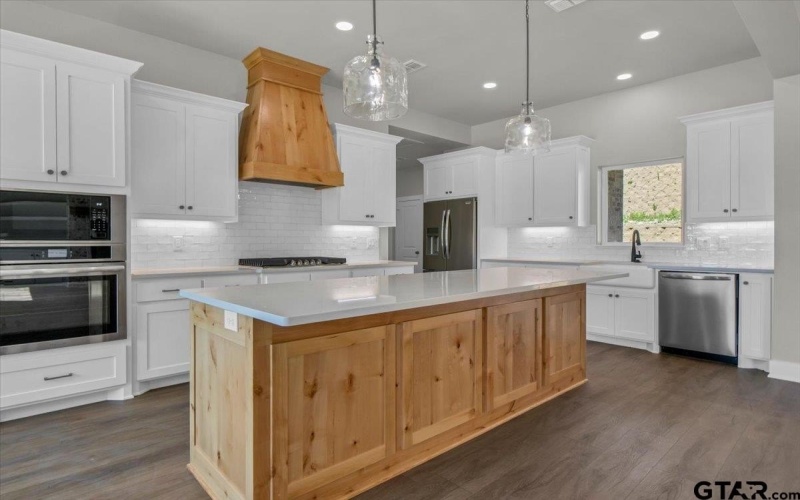 1001 Mallard, Lindale, TX 75771, 4 Bedrooms Bedrooms, ,2 BathroomsBathrooms,Residential,For Sale,1001 Mallard,0,25014721