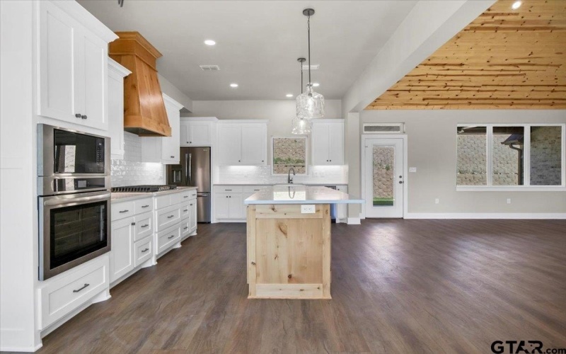 1001 Mallard, Lindale, TX 75771, 4 Bedrooms Bedrooms, ,2 BathroomsBathrooms,Residential,For Sale,1001 Mallard,0,25014721