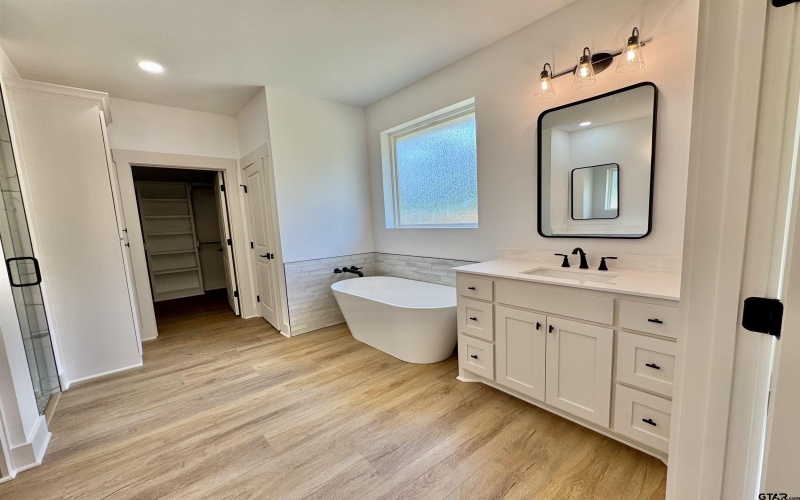 990 Mallard, Lindale, TX 75771, 4 Bedrooms Bedrooms, ,2 BathroomsBathrooms,Residential,For Sale,990 Mallard,0,25014722