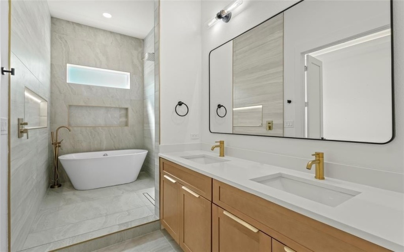 848 W Canty Street, Dallas, TX 75208, 3 Habitaciones Habitaciones , ,2 BañosBaños,Residential,En Venta,848 W Canty Street,0,21020422