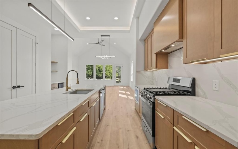848 W Canty Street, Dallas, TX 75208, 3 Habitaciones Habitaciones , ,2 BañosBaños,Residential,En Venta,848 W Canty Street,0,21020422